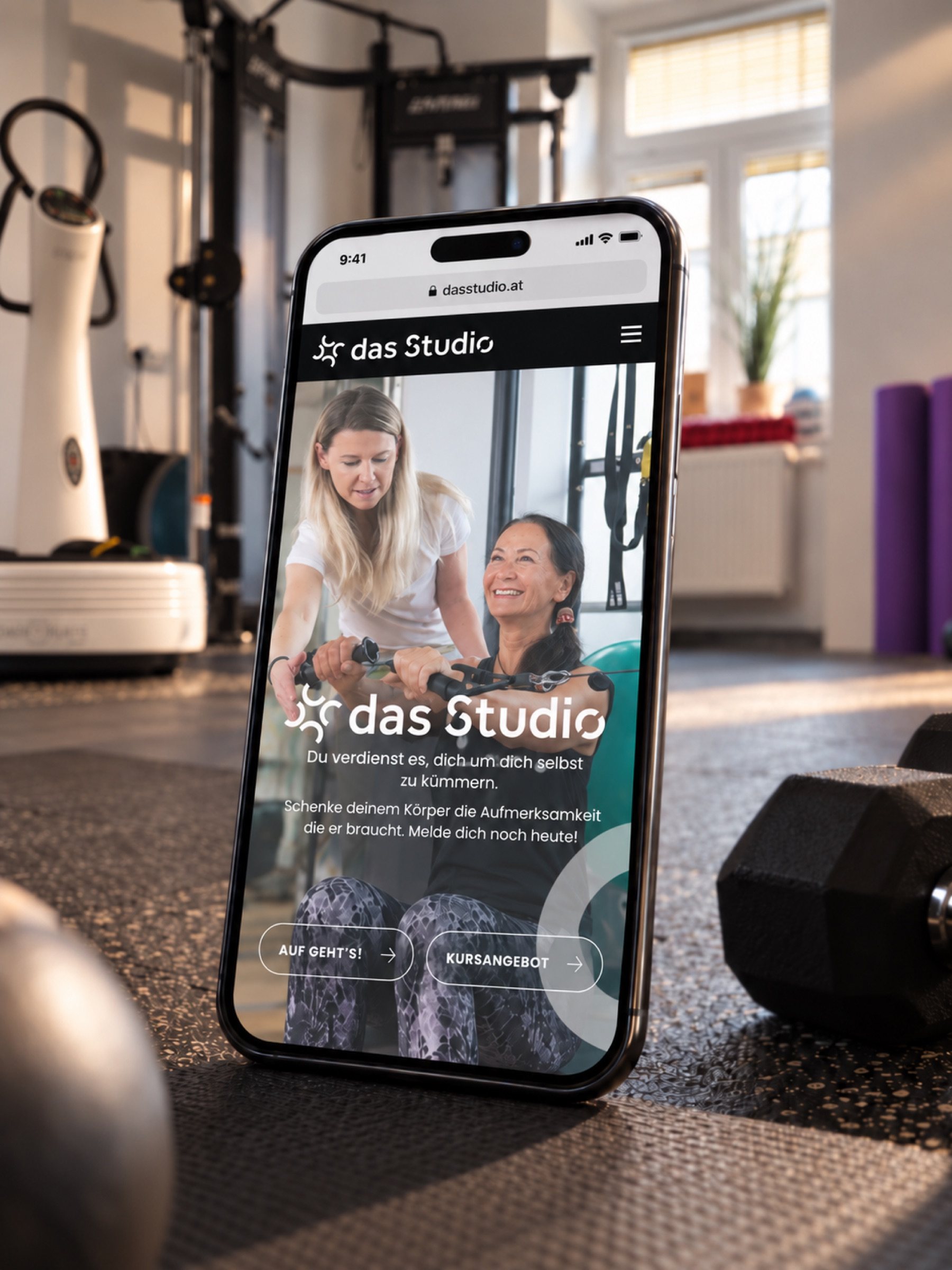 das Studio Website auf dem Mobiltelefon